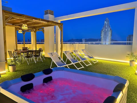 SkyVilla Benidorm: Sea, Sky, & Relax