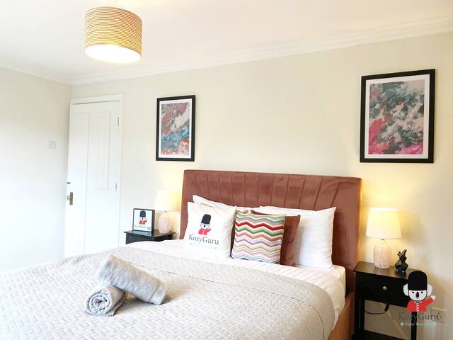 Modern &Cozy 4-Room Holiday Home with Scenic Views gallery image 3