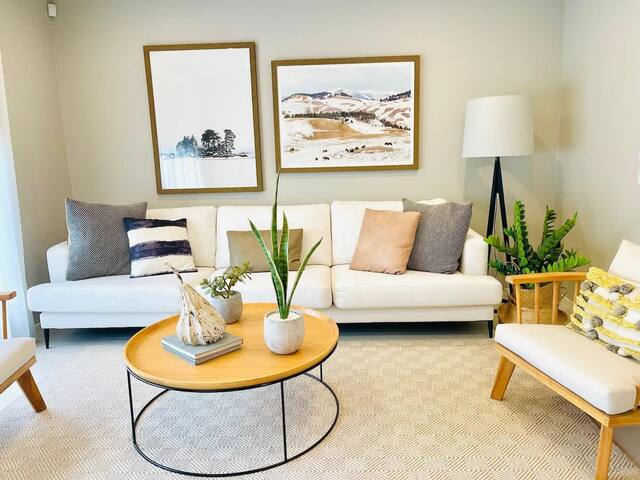 Lyndhurst 4 room retreat. gallery image 3