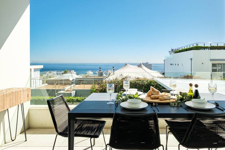 Oceanview Secure 3bed Apt Sea Point Marlo Breeze gallery image 2