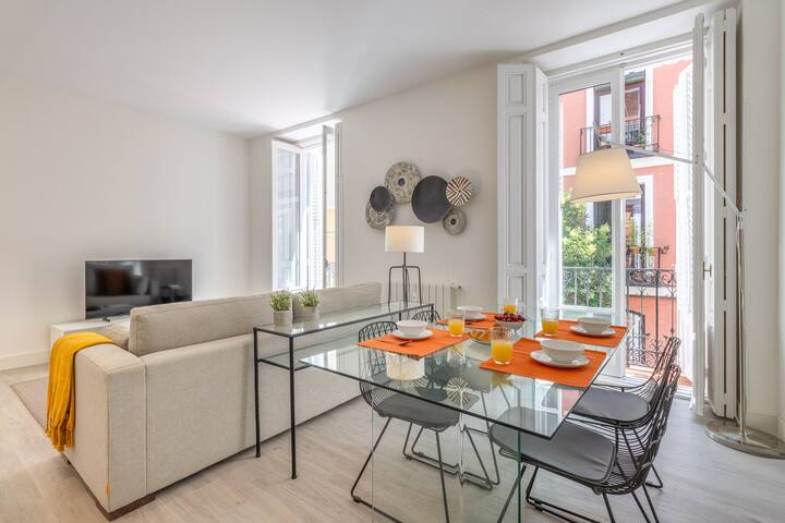 Chic Apartment Steps from Royal Palace