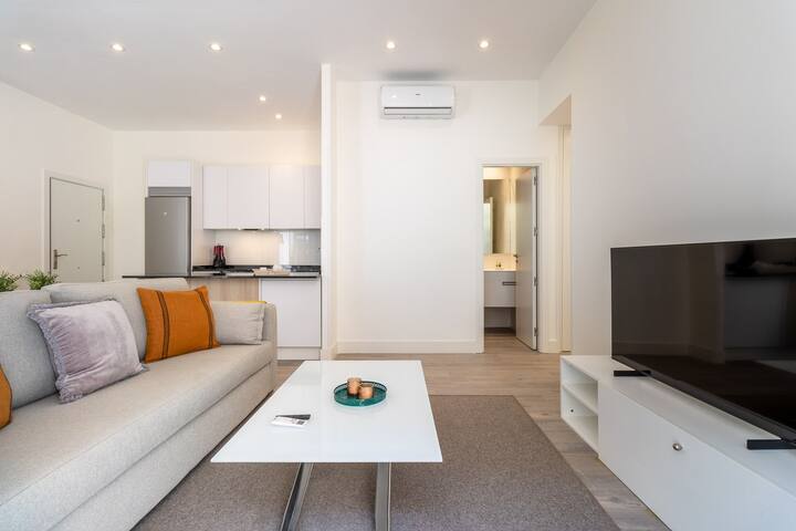 Chic Apartment Steps from Royal Palace gallery image 3