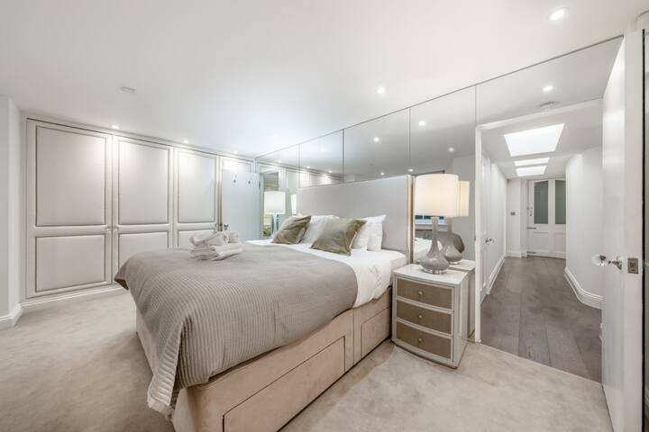 Elegant Knightsbridge Apartment near Harrods gallery image 2