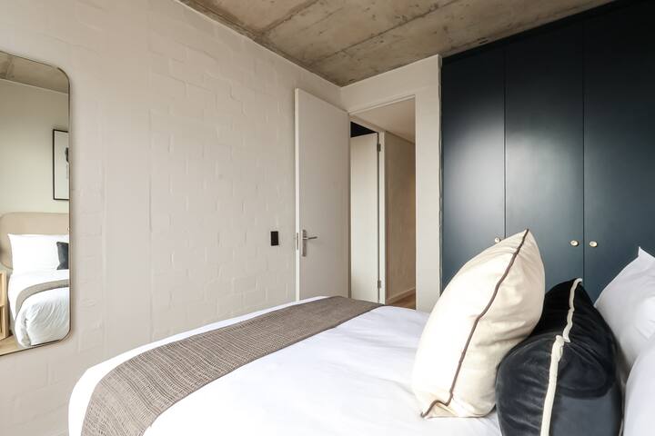 The Luxe Lookout – Rooftop Pool & Concierge gallery image 5