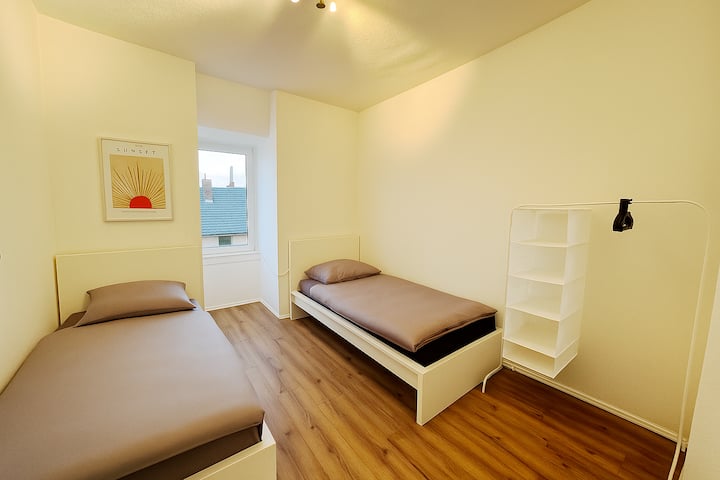 Спална соба бр. 2 - два (2) кревета 90 x 200 см