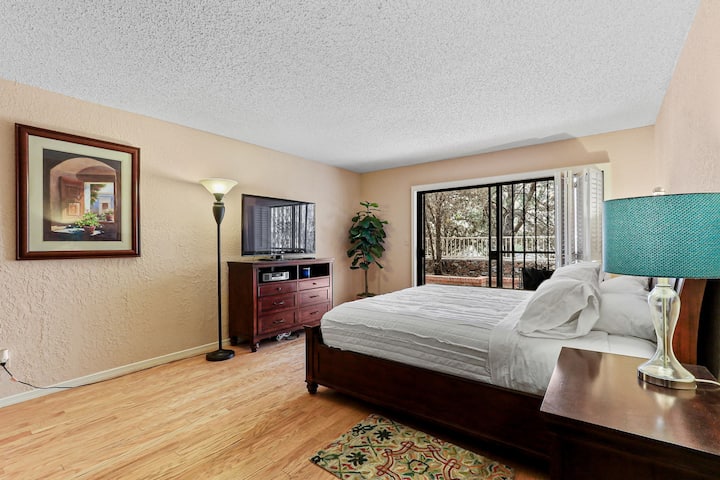 جناح رئيسي مع فناء وإطلالات خلابة/تلفزيون ذكي