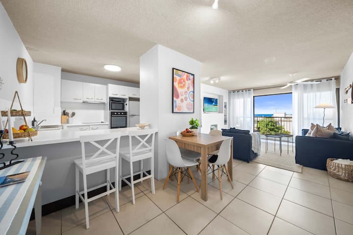 Oceanic Views At Kings Beach - 300m To The Beach - Caloundra