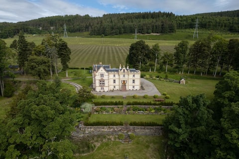 Assynt House - Exclusive Use Holiday House