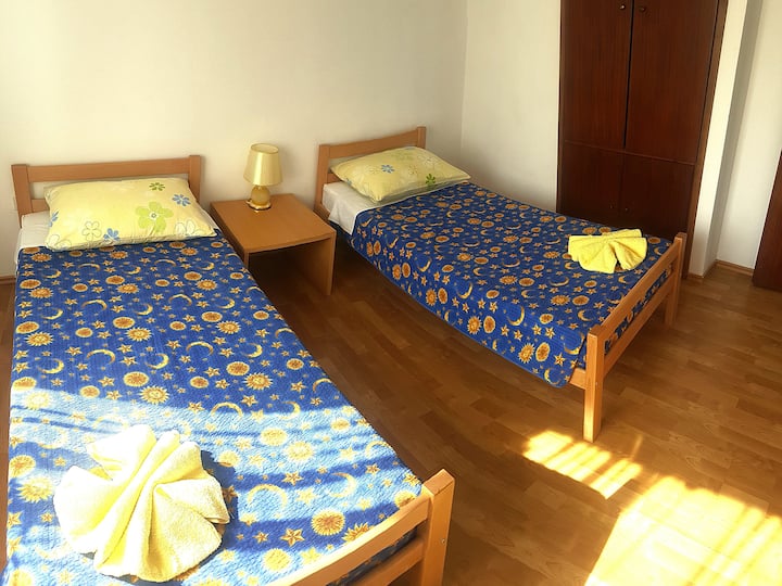 Dhoma e gjumit nr. 2, Sipërfaqja: 12 m²