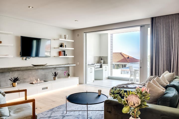 Modern 2bed Apt in Green Point Cape Town Nobelium
