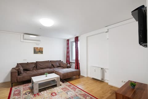 Top performing Airbnb: Aldars Urban Grand Suite No.15 in Ludwigsvorstadt Kliniken