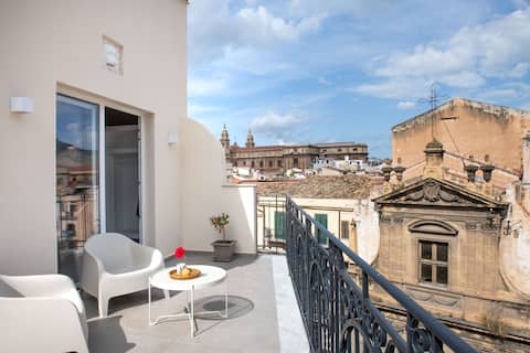 Suite Vucciria with Terrace by Wonderful Italy