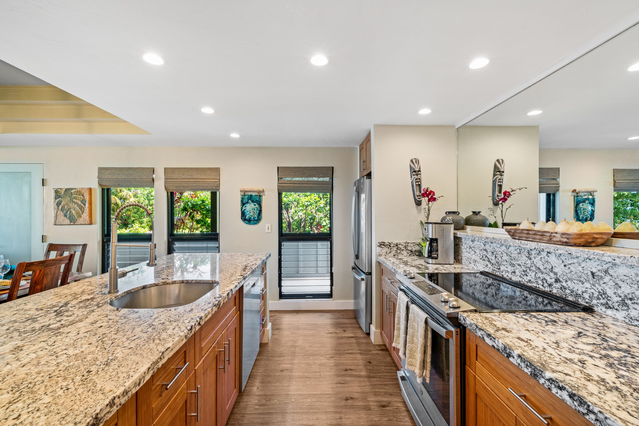 Condo in Lahaina · ★5.0 · 3 bedrooms · 4 beds · 2 baths - Image 3