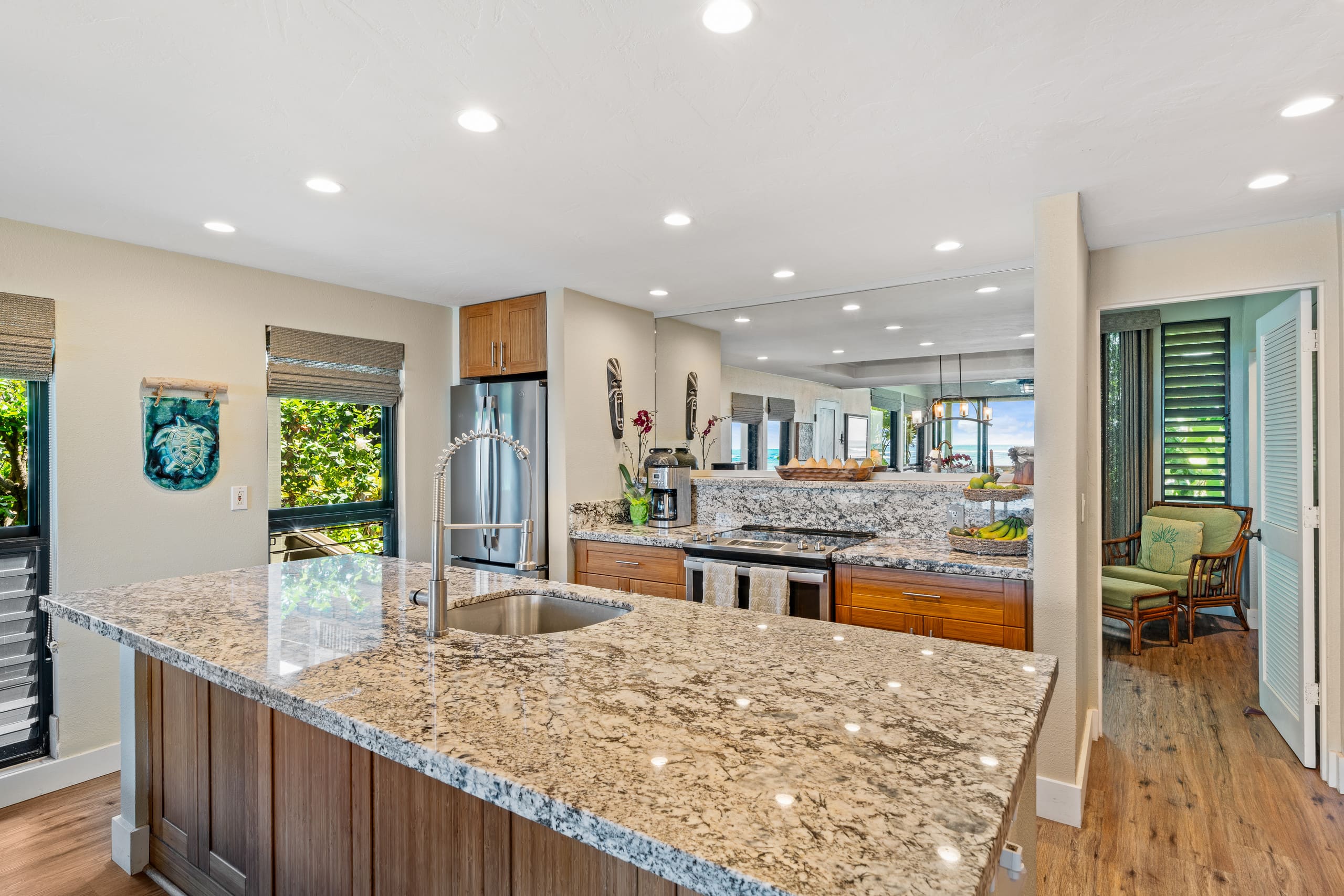 Condo in Lahaina · ★5.0 · 3 bedrooms · 4 beds · 2 baths - Image 4