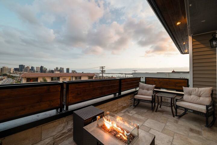 Water & Downtown Views | Plunge Pool | Sleeps 19! gallery image 5