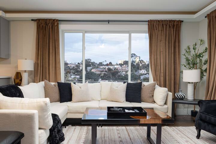 Water & Downtown Views | Plunge Pool | Sleeps 19! gallery image 3