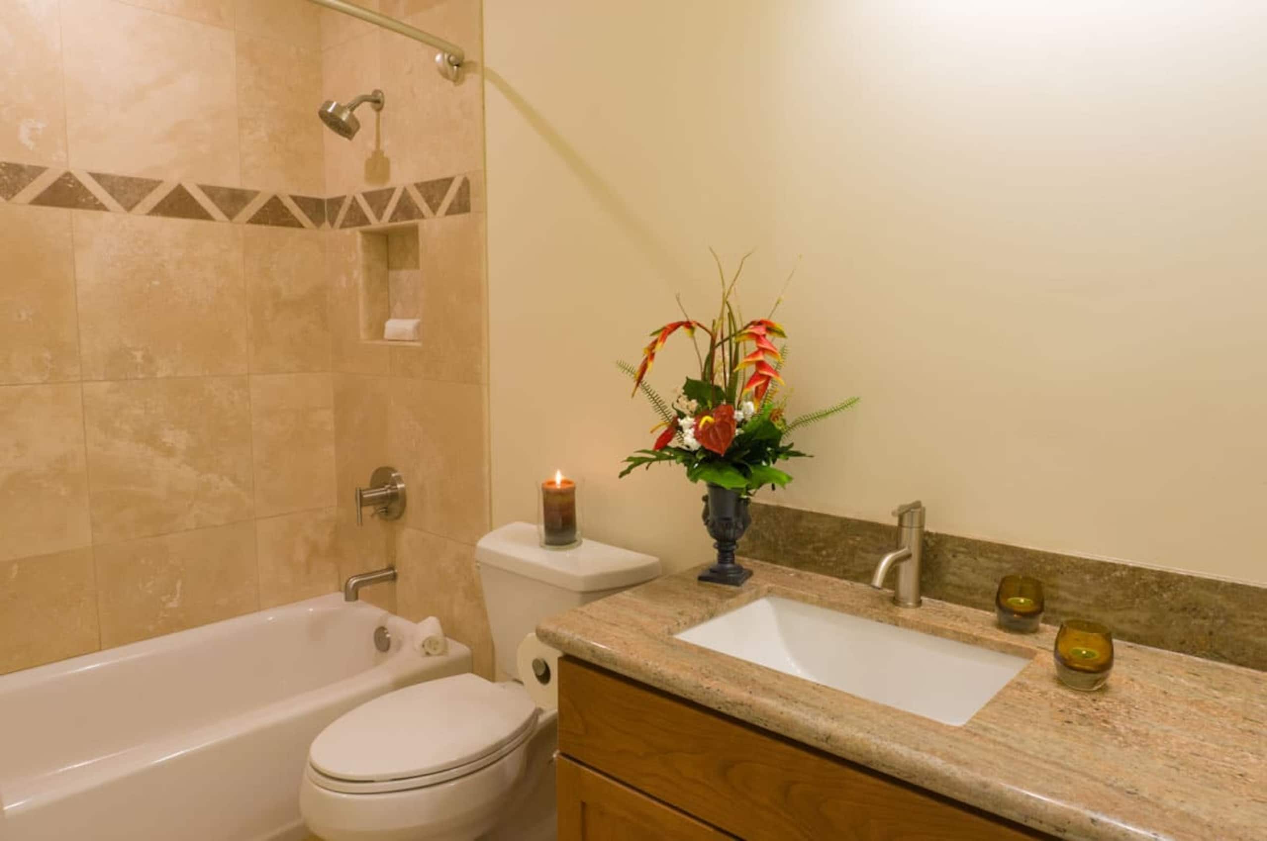 Condo in Princeville · ★4.89 · 2 bedrooms · 4 beds · 2 private baths - Image 7