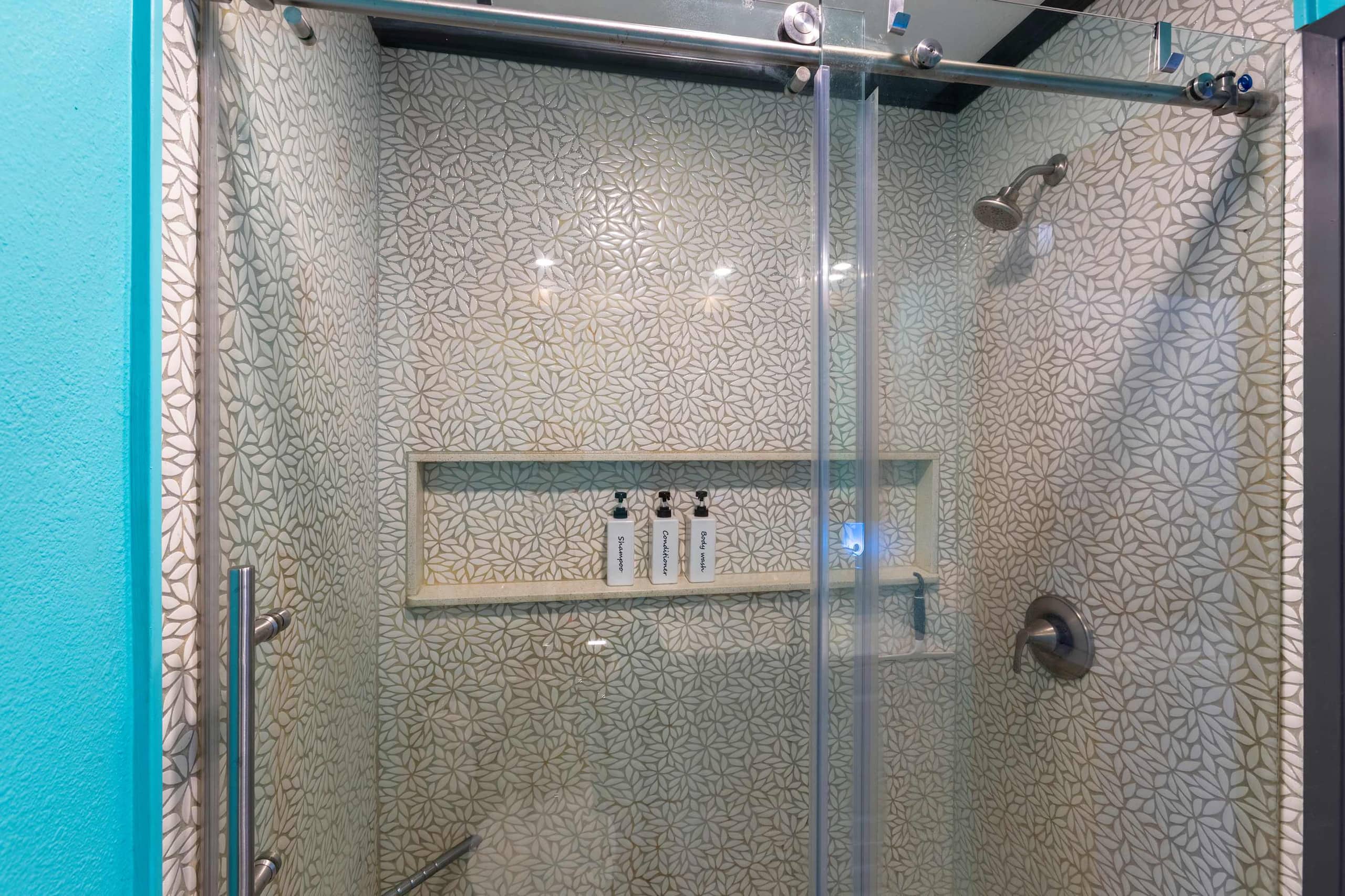 Condo in Kihei · ★4.92 · 1 bedroom · 2 beds · 1 private bath - Image 25