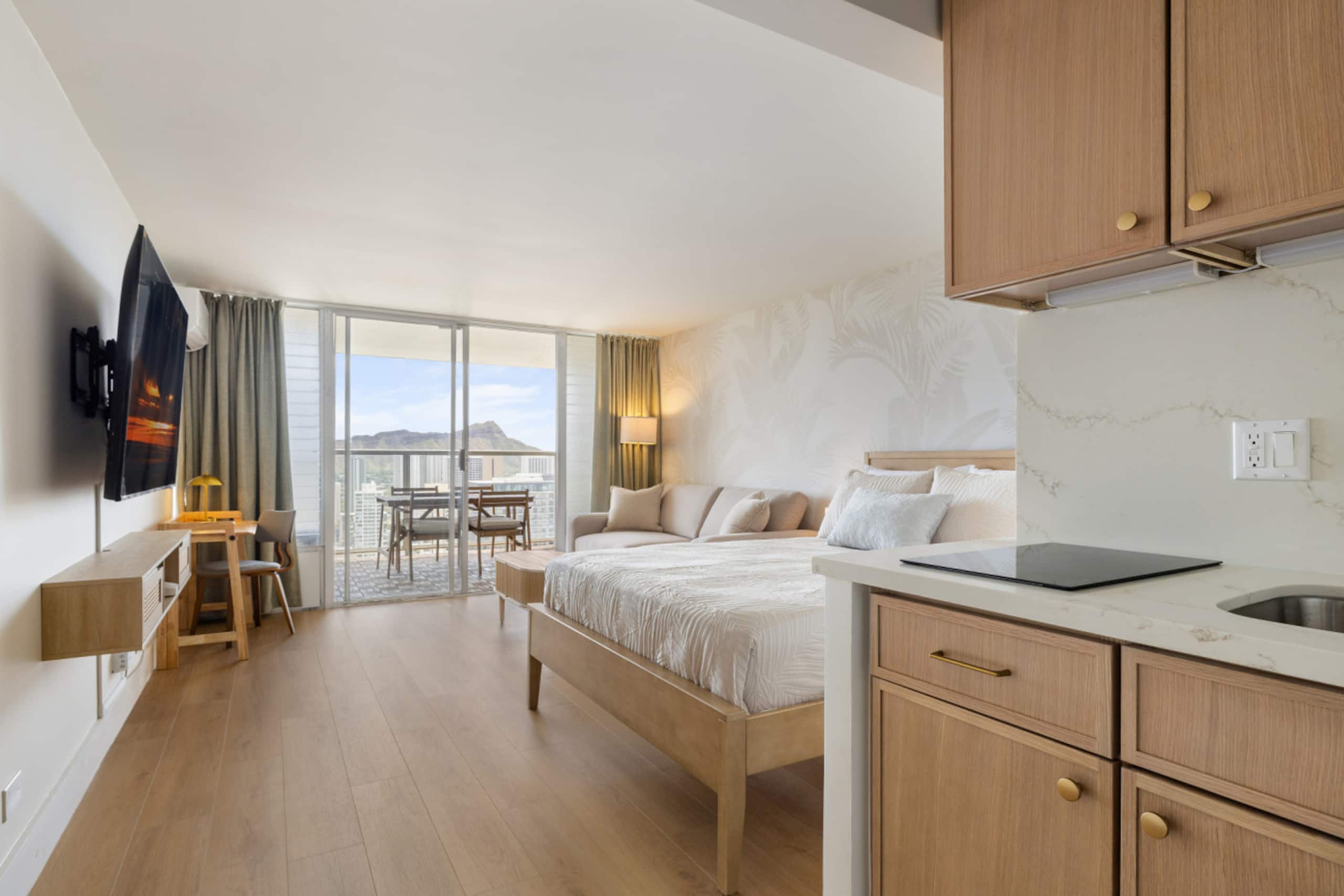 Condo in Honolulu · ★4.96 · 1 bedroom · 2 beds · 1 private bath - Image 1