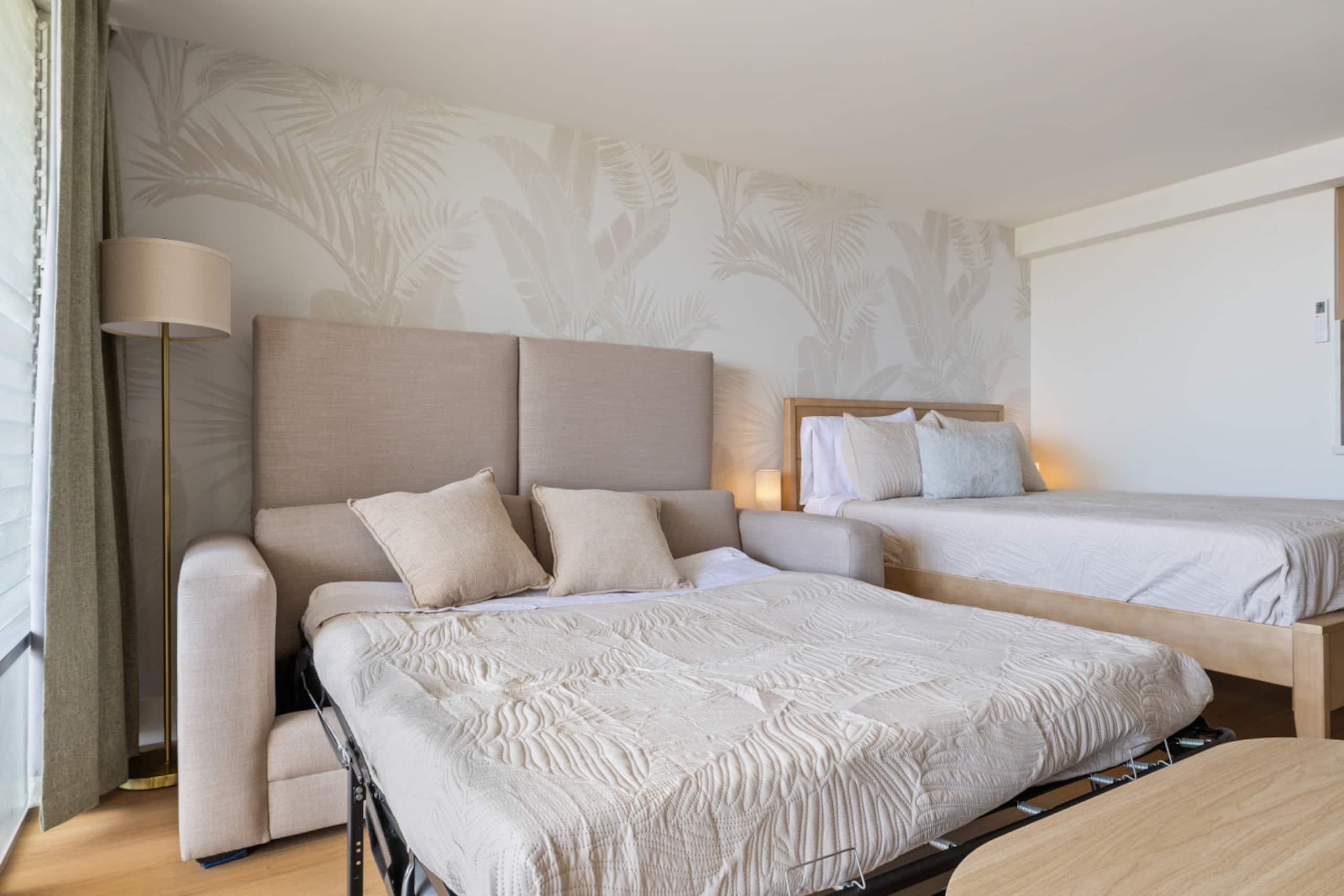 Condo in Honolulu · ★4.96 · 1 bedroom · 2 beds · 1 private bath - Image 5