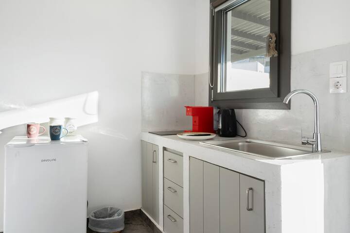 Calm Suites Kythnos 2 gallery image 4