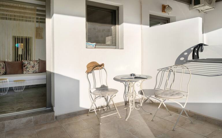 Calm Suites Kythnos 2 gallery image 3