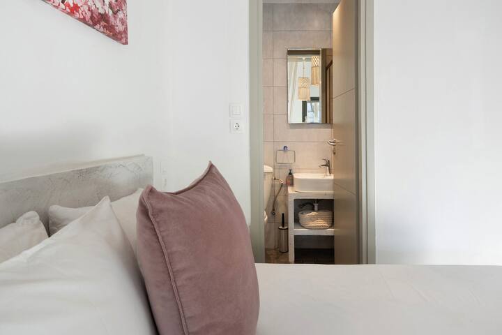 Calm Suites Kythnos 2 gallery image 5