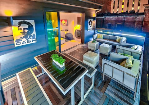 Walk 2 Broadway|5BR DT Loft + Rooftop - Sleeps 16!