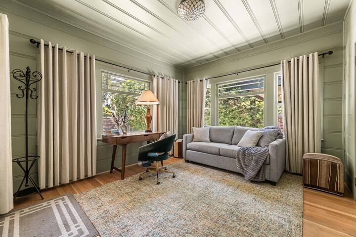 Sunset Junction Pool House gallery image 5