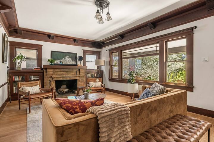 Sunset Junction Pool House gallery image 2