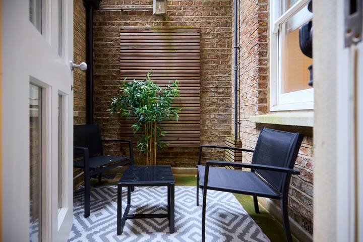 The Bayswater Retreat – Adorable 3 Bdr Flat gallery image 3