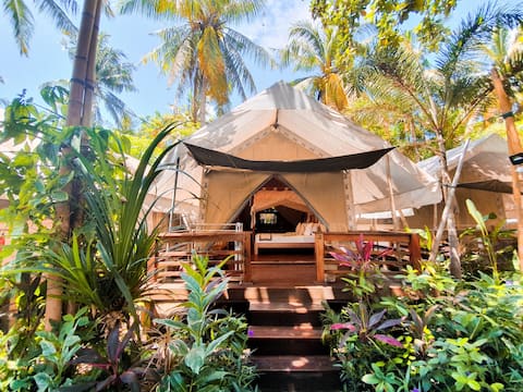 Glamping in the coconut plantation of Gili T