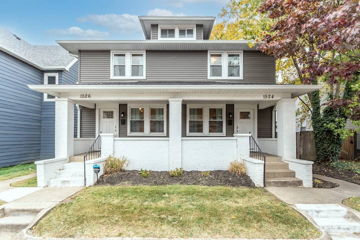 Twin Townhomes! - 6 Bedrooms - Great Location! - Indianapolis, IN