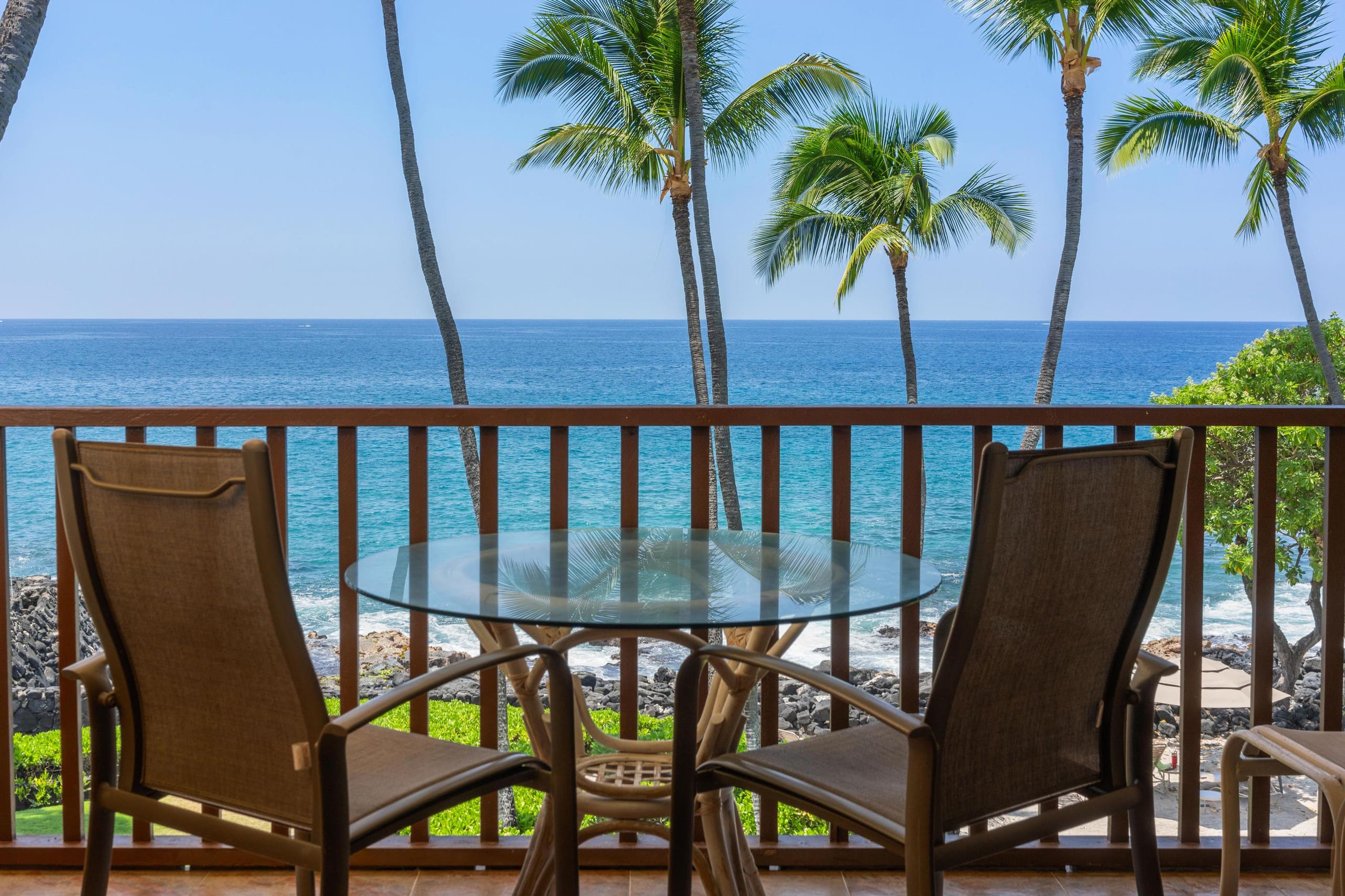 Condo in Kailua-Kona · ★4.89 · 1 bedroom · 2 beds · 1 shared bath - Image 1