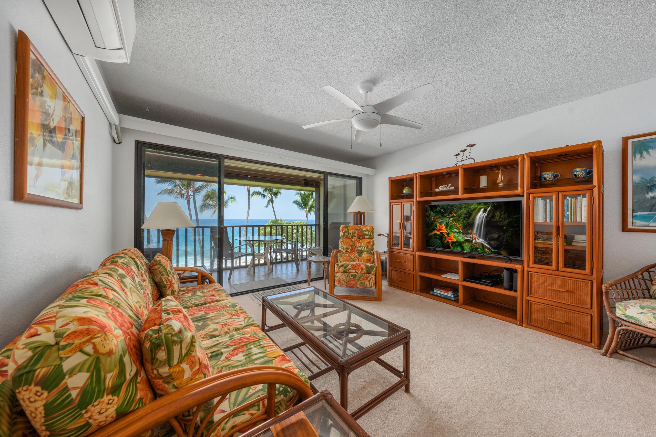 Condo in Kailua-Kona · ★4.89 · 1 bedroom · 2 beds · 1 shared bath - Image 13