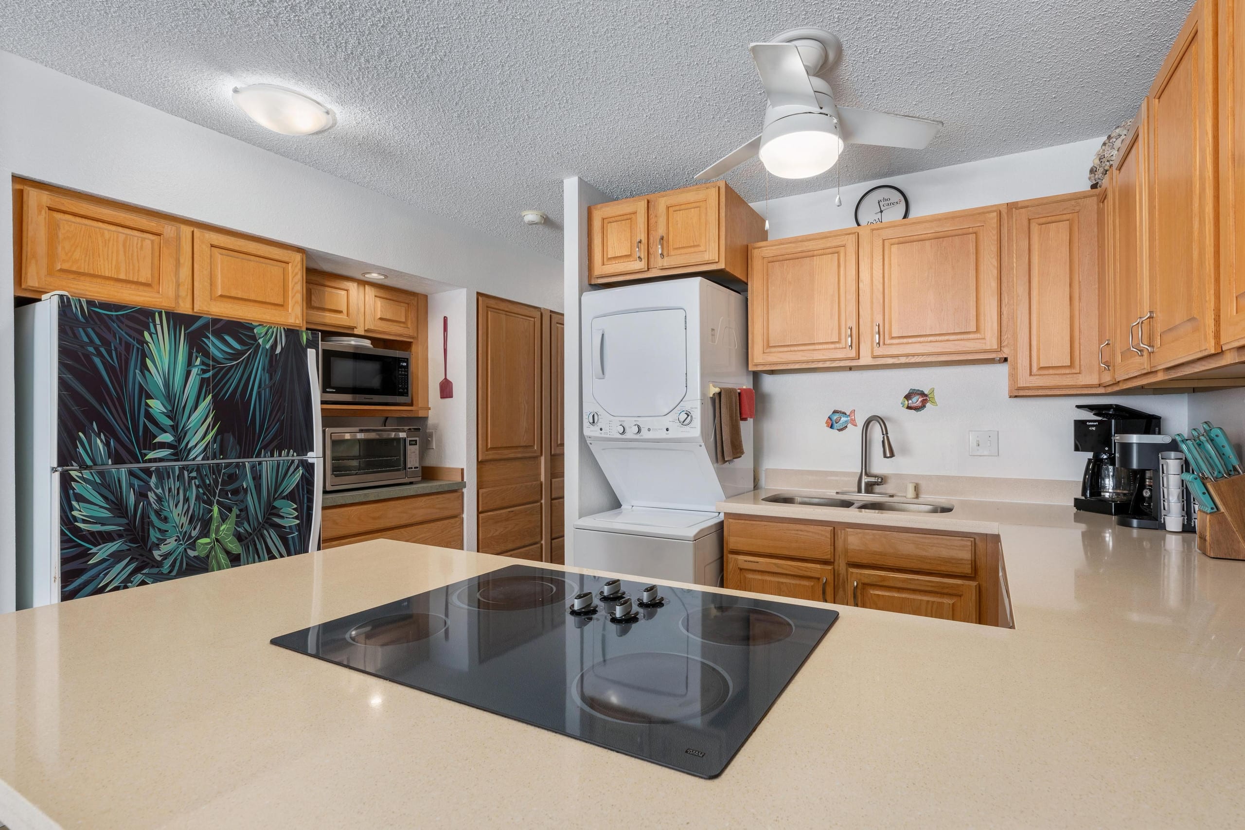 Condo in Kailua-Kona · ★4.89 · 1 bedroom · 2 beds · 1 shared bath - Image 4