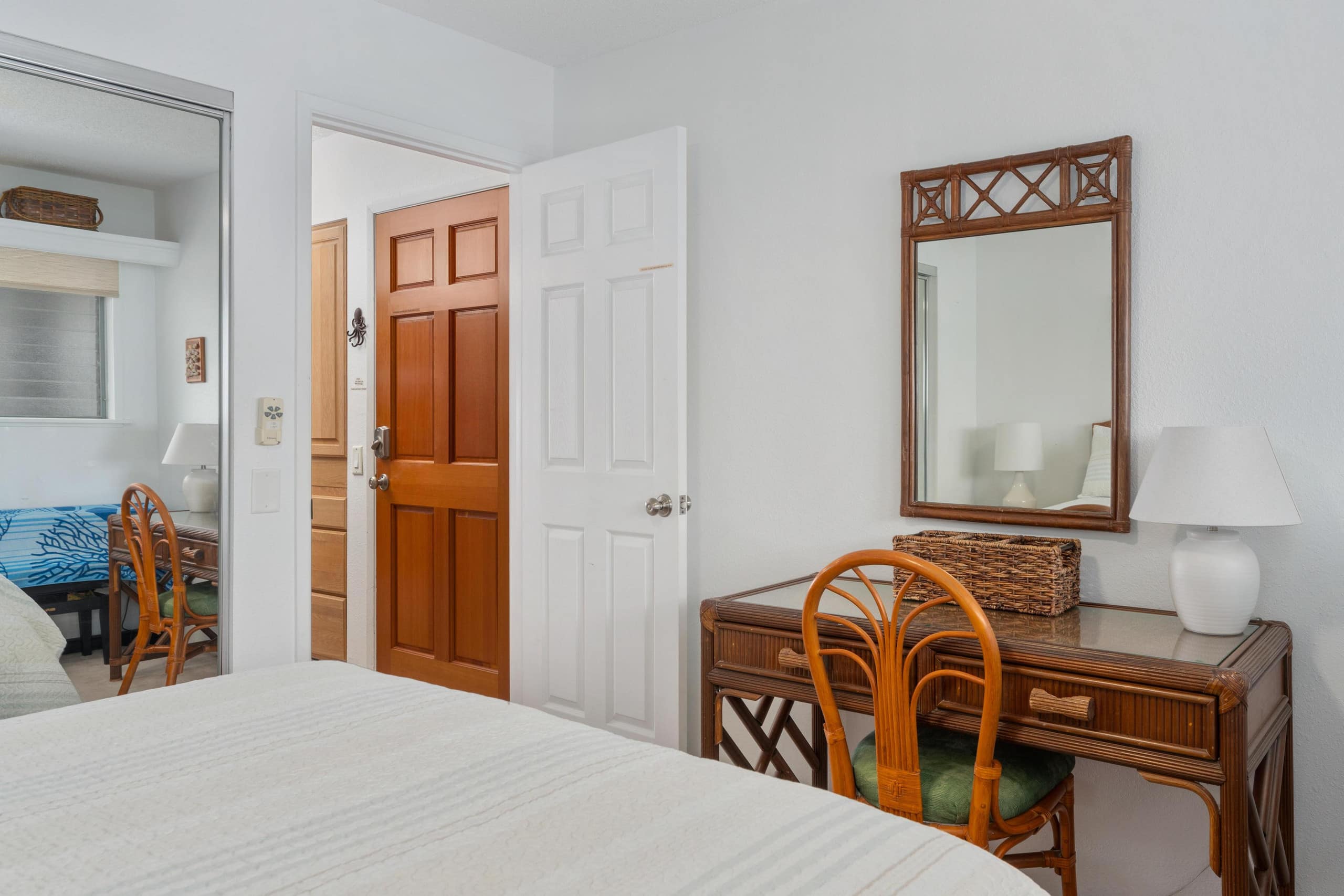Condo in Kailua-Kona · ★4.89 · 1 bedroom · 2 beds · 1 shared bath - Image 19