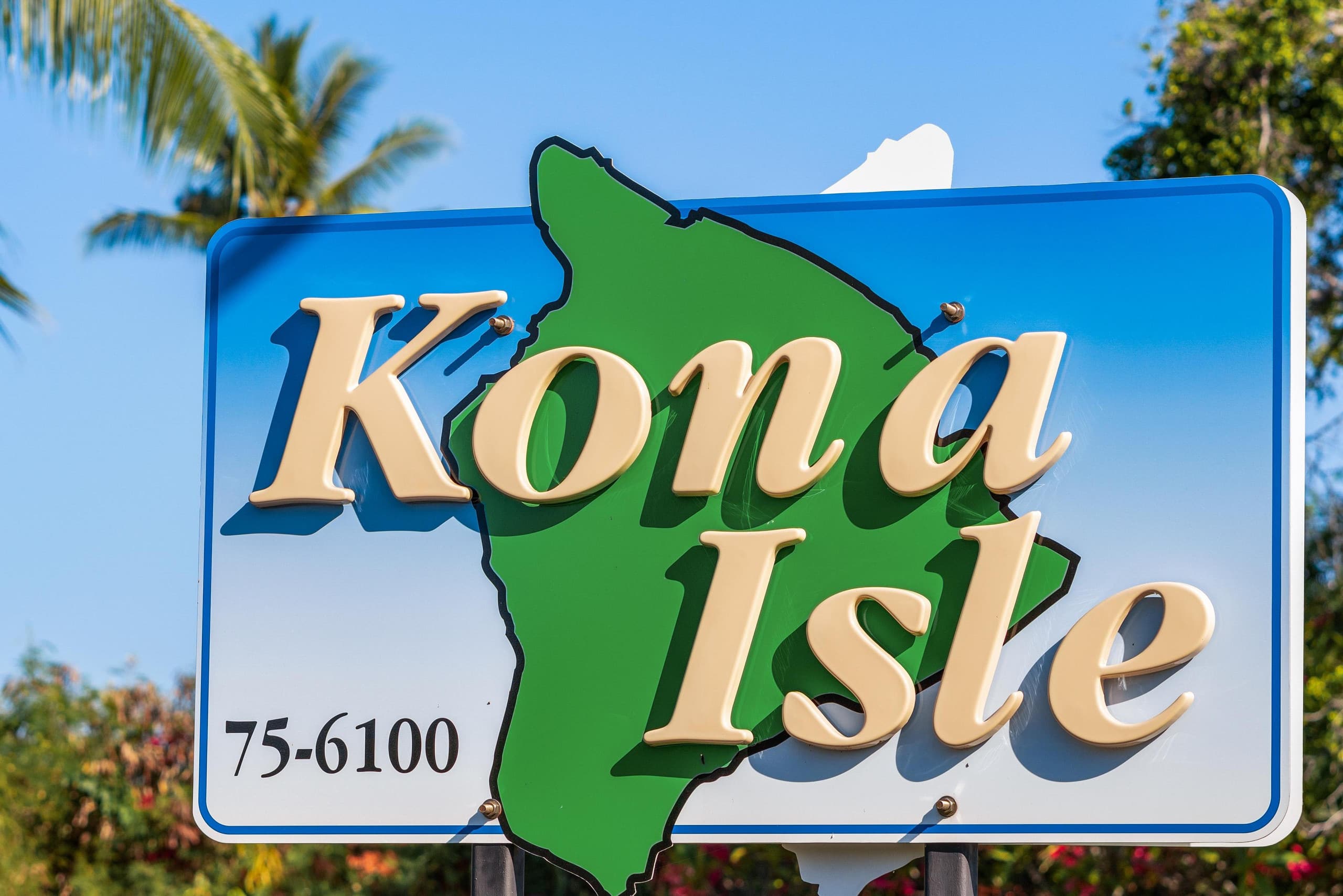 Condo in Kailua-Kona · ★4.89 · 1 bedroom · 2 beds · 1 shared bath - Image 29