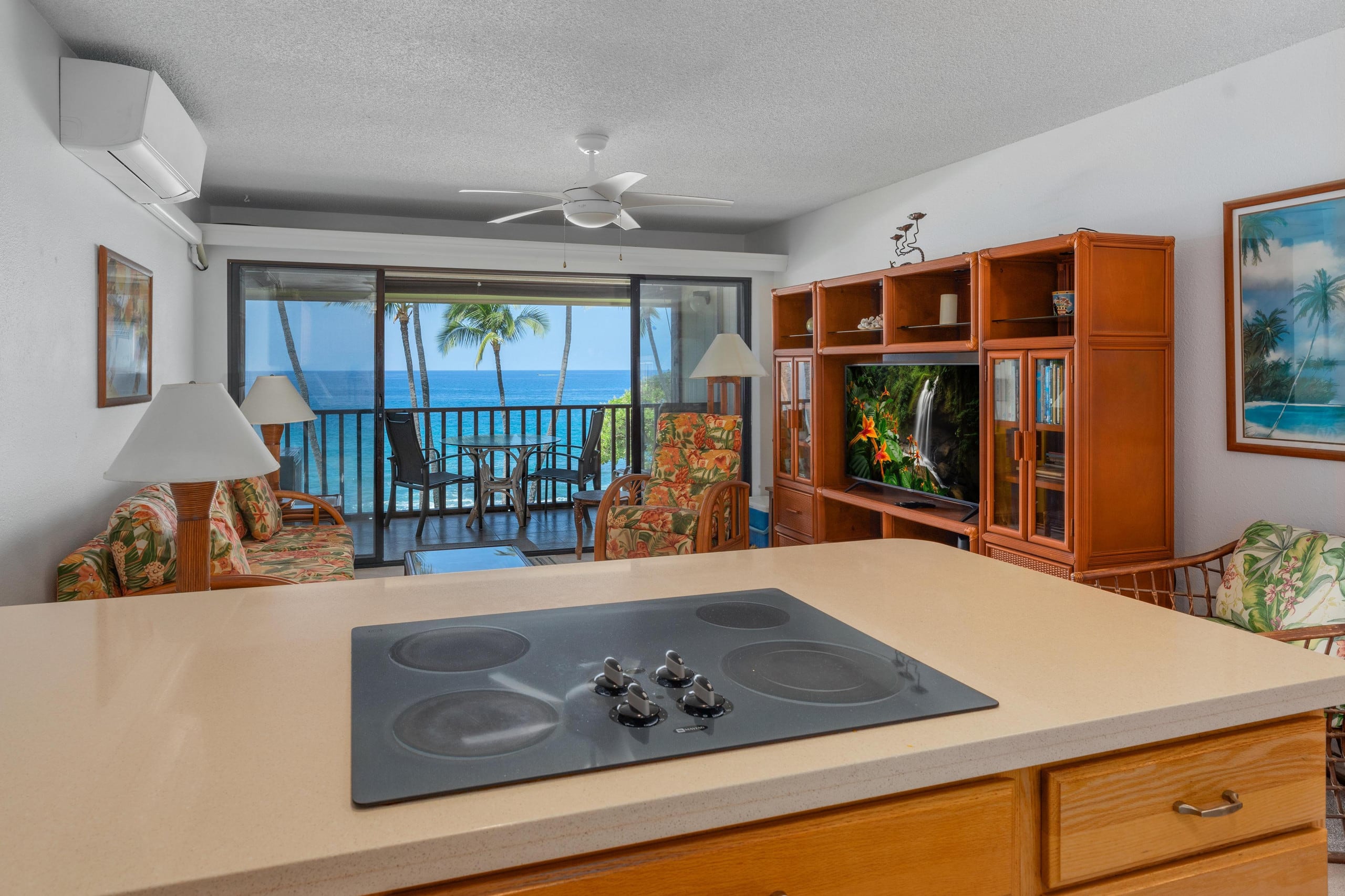 Condo in Kailua-Kona · ★4.89 · 1 bedroom · 2 beds · 1 shared bath - Image 7