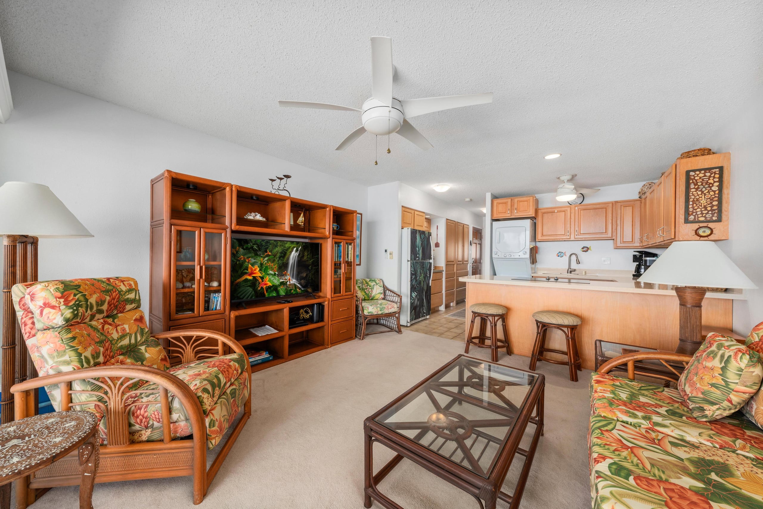 Condo in Kailua-Kona · ★4.89 · 1 bedroom · 2 beds · 1 shared bath - Image 3