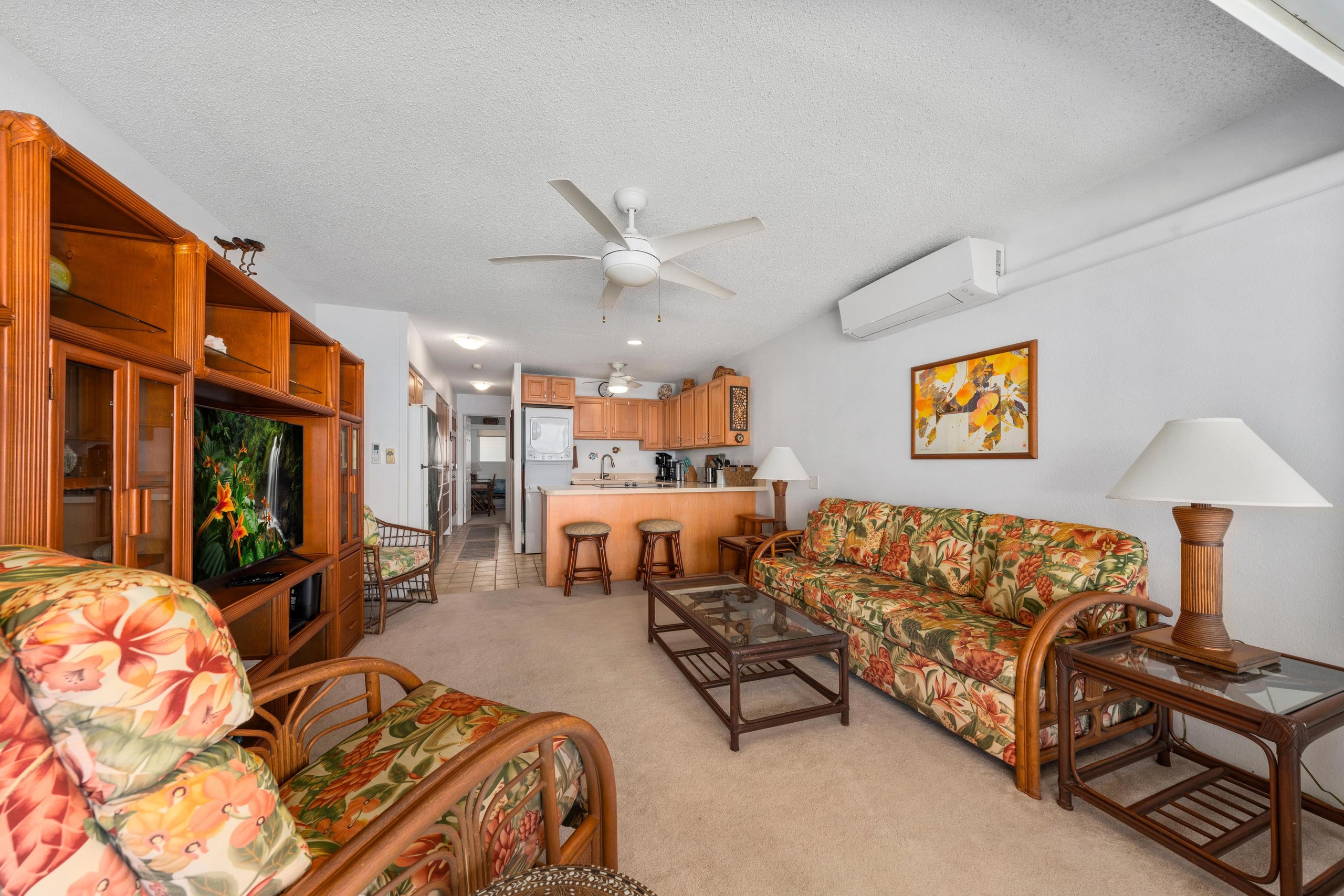 Condo in Kailua-Kona · ★4.89 · 1 bedroom · 2 beds · 1 shared bath - Image 11