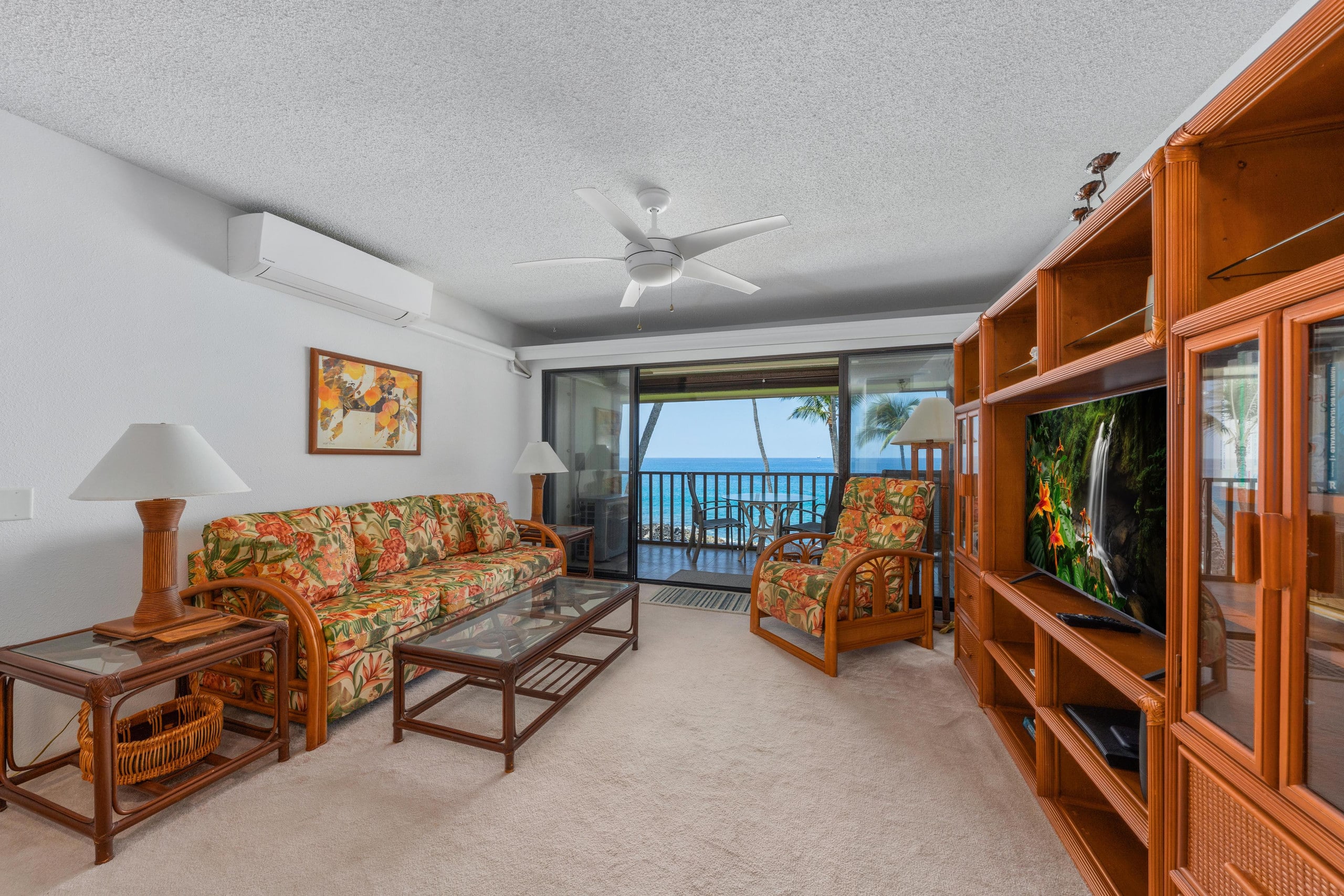 Condo in Kailua-Kona · ★4.89 · 1 bedroom · 2 beds · 1 shared bath - Image 10