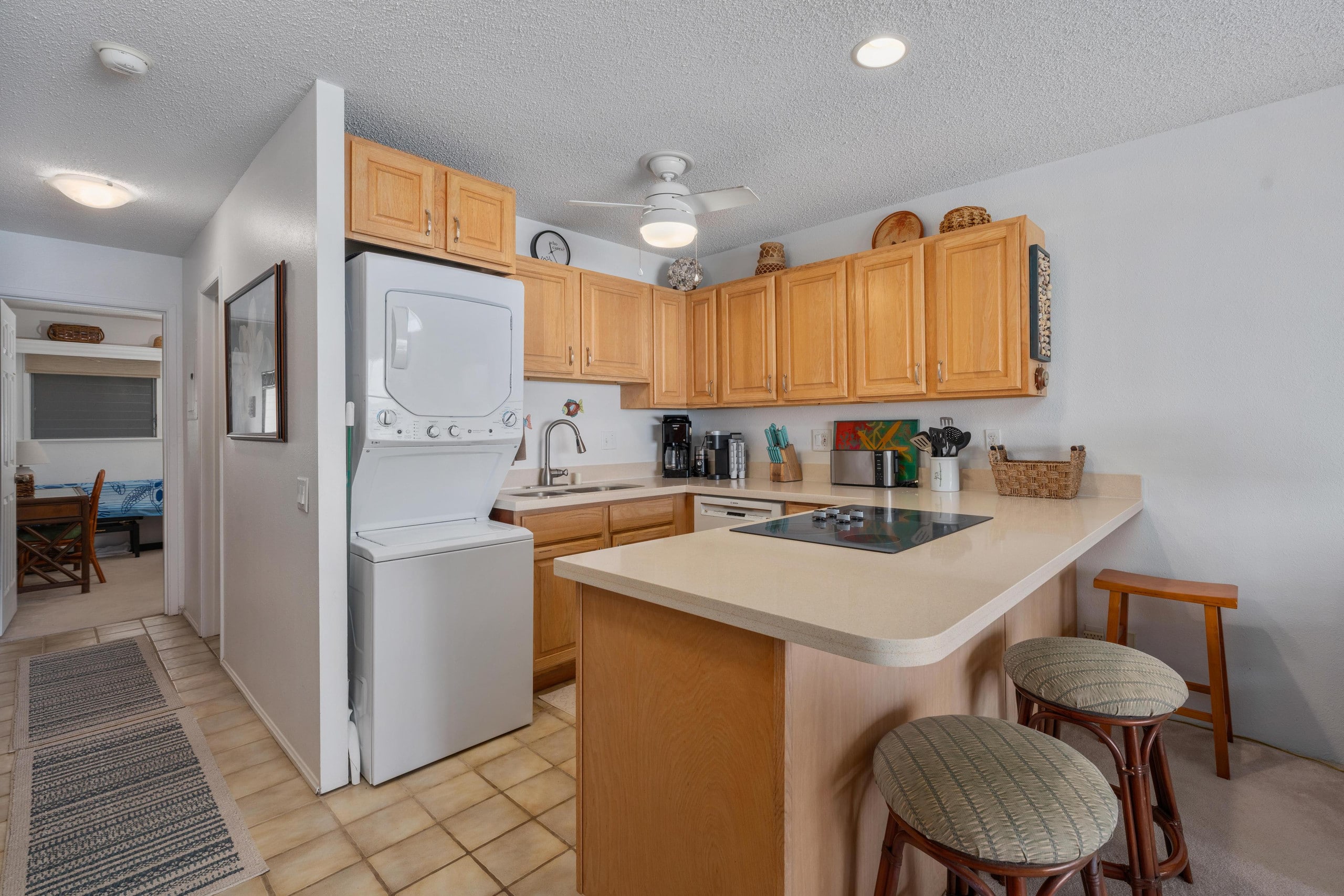 Condo in Kailua-Kona · ★4.89 · 1 bedroom · 2 beds · 1 shared bath - Image 6