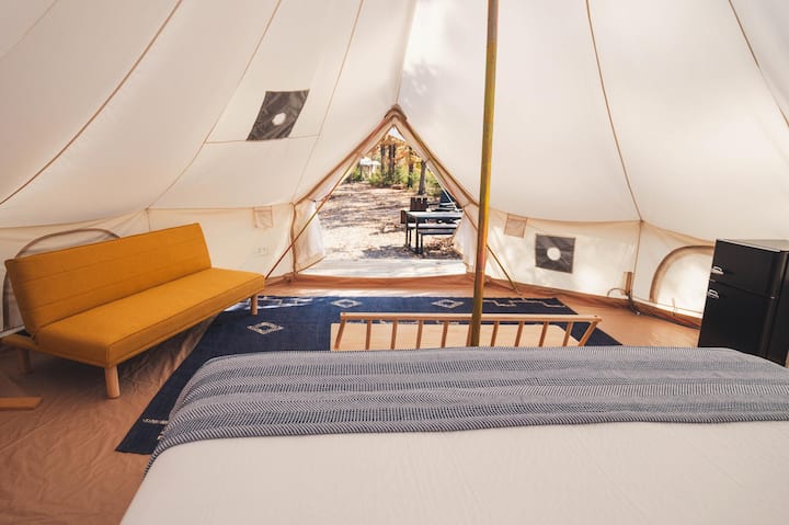Chic Glamping Tent + Firepit - Ridgedale, MO