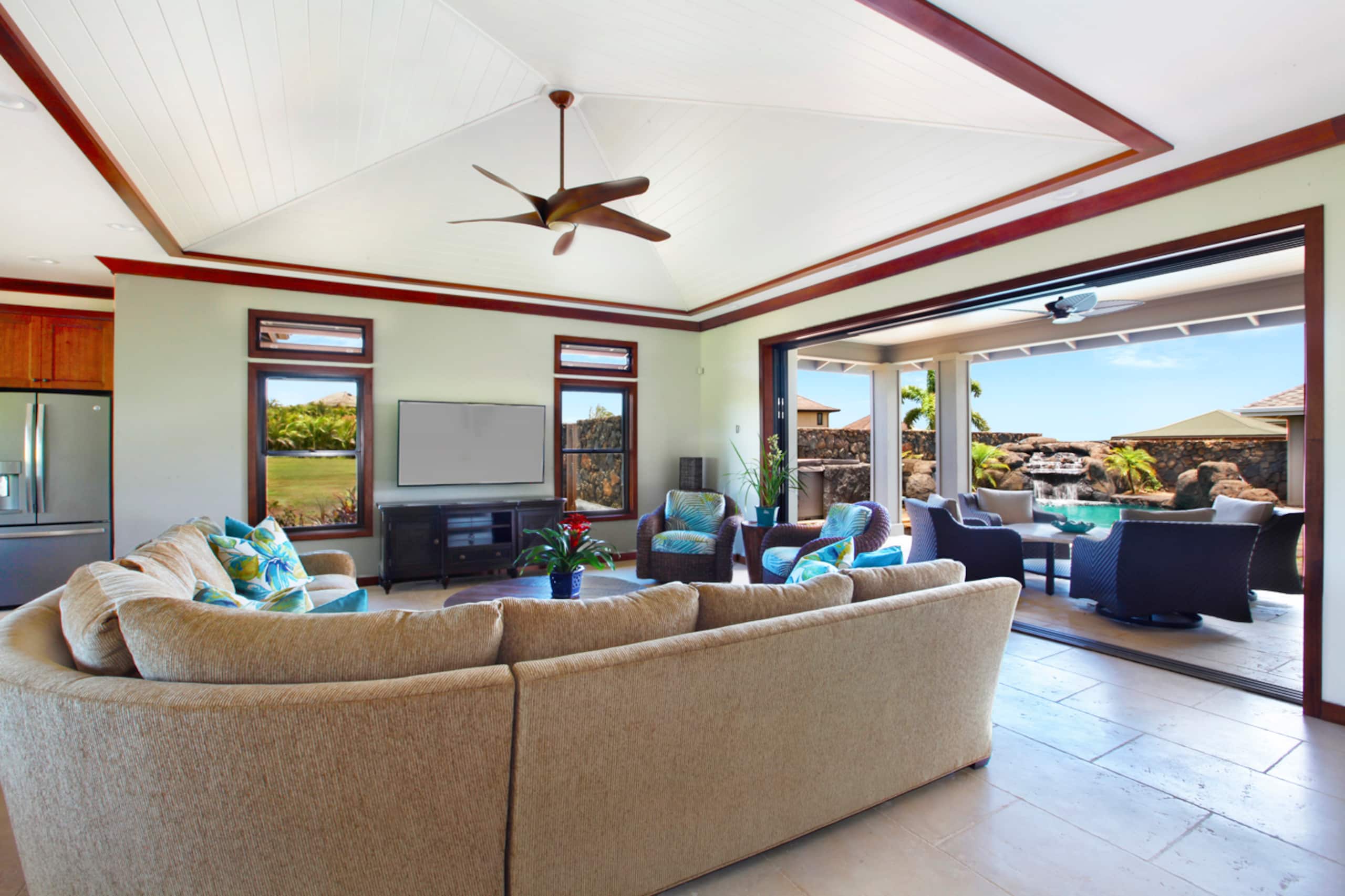 Amazing Golf View Private Pool & Hot Tub Sleep 10 - Photo 7