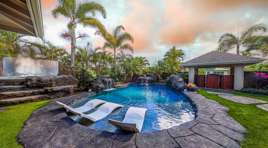 Amazing Golf View Private Pool & Hot Tub Sleep 10