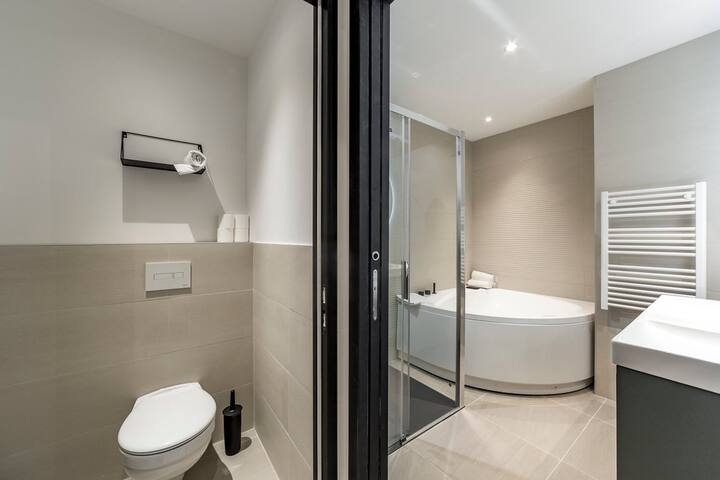 Opera Orchestra gallery image 2