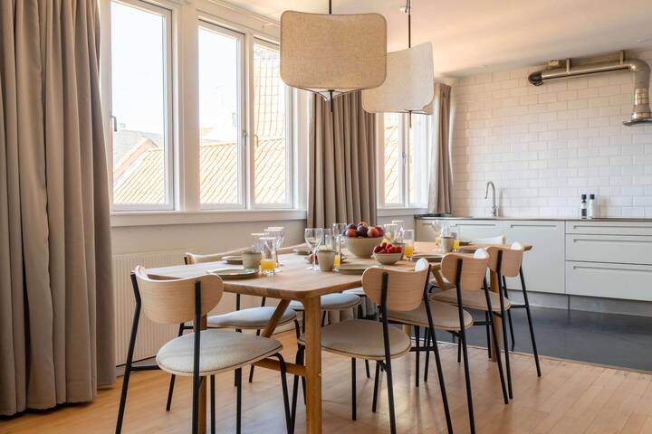 10 Person Apartment in the Heart of Copenhagen gallery image 3