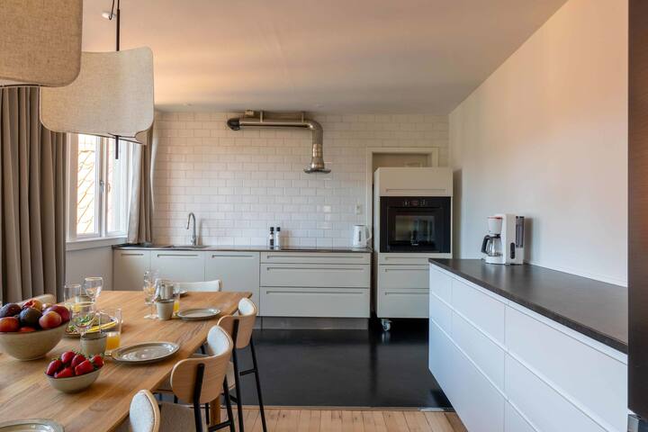 10 Person Apartment in the Heart of Copenhagen gallery image 4