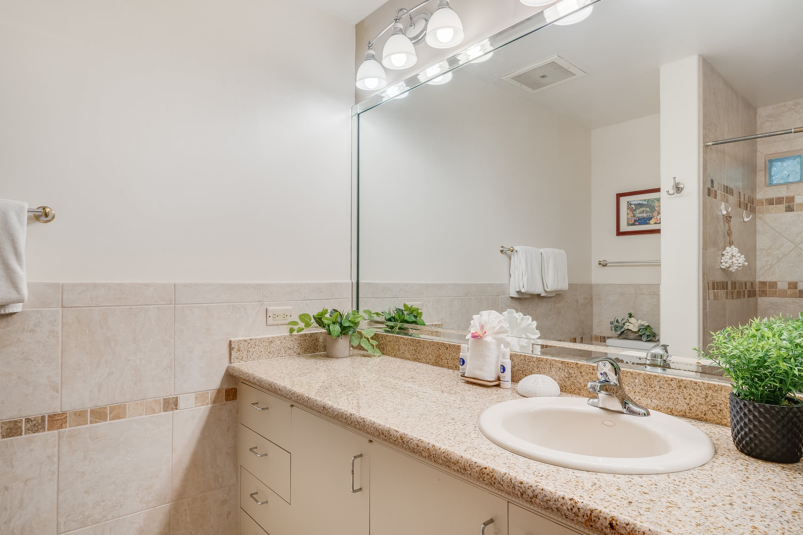Condo in Lahaina · ★4.65 · 2 bedrooms · 3 beds · 2 baths - Image 23